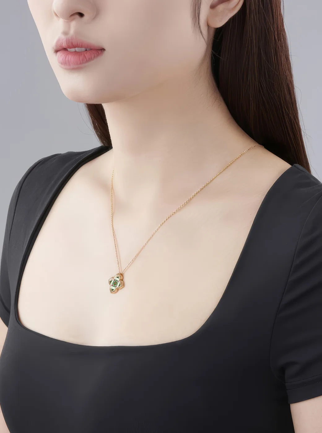 Emerald Hill Pendant Necklace