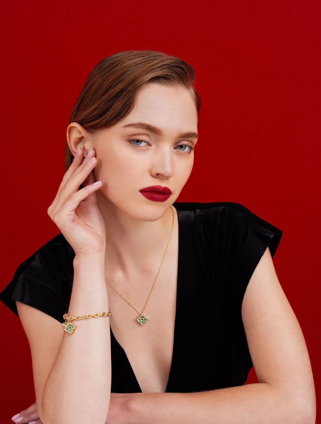 Peranakan Floral Pendant Necklace - Emerald
